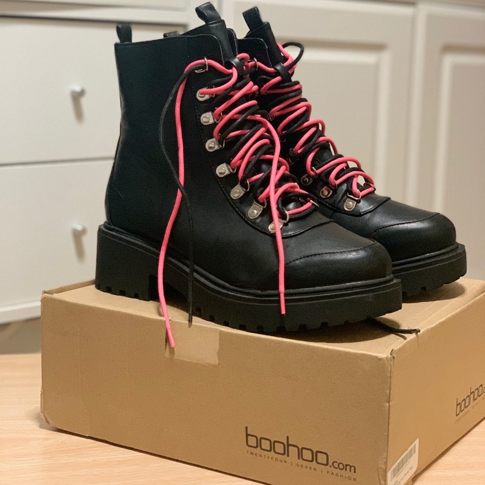 BOOHOO CHUNKY BOOTS